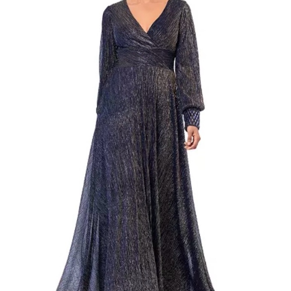 Betsy & Adam
Women's Galaxy Metallic V-Neck Gown